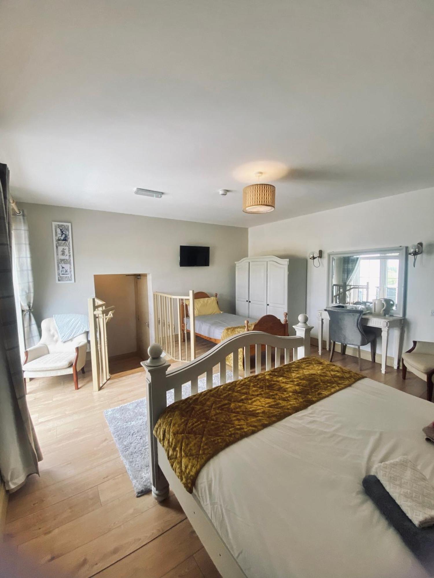 Dulrush Lodge Guest House, Restaurant And Self-Catering Belleek Bagian luar foto
